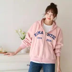 [핑크시슬리] 글로우 자수레터링 박스 후드 집업