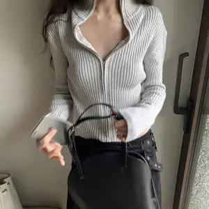 [메이비베이비] [Dearest] Bellwood Cardigan (라이트그레이)