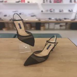 [세라] (1color) 굽 7cm 메쉬  망사 포인트토  여성 미들 슬링백힐  S24G012