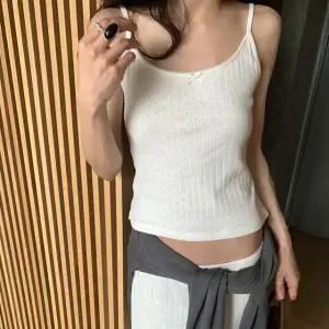 [메이비베이비] Kettie Sleeveless (2colors)