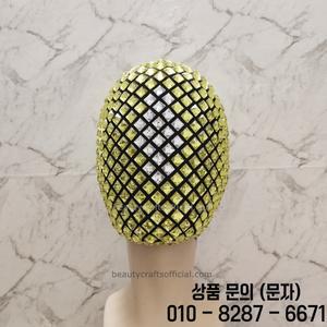 독특한 디자인의 사각형 보석 수제 풀 커버리지 오뜨 꾸뛰르 스톤 마스크는 흑백 덮여 있습니다.