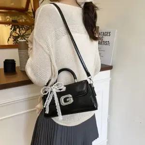 캐주얼 오피스룩 여사친 스퀘어백 크로스백 슬림핏 트렌드 OP2