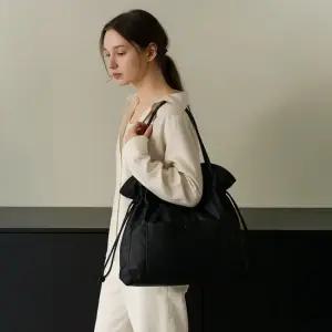 에스콰이아 여성 나일론 쇼퍼백 EIFSHB600BK