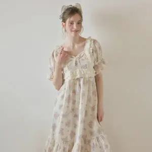 [lunaluz](신세계 사우스시티)여성 리앙플라워 레이온코튼 반소매 스퀘어넥 원피스 잠옷