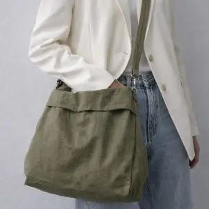 제이업 AMY604R7 나일론 크로스백 카키 보부상가방 숄더백 여자