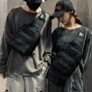 남성 여름 힙백 스포티 슬링백 아웃도어 크로스 경량 운동 데일리백 20대가방 러닝