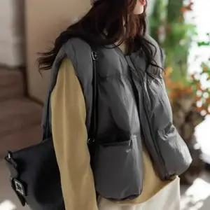 캐주얼 여사친 민소매 아이템 집업 오리털 트렌디 조끼 라운드 다운 HT1