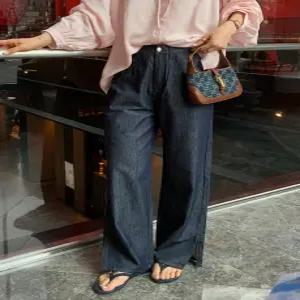 47527 쿨라이트 진청 플랩 슬릿 와이드핏 데님 (one color) ‘이염 NO! 논페이드’