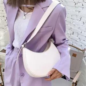 여자 봄 여름 데이트 룩 코디 가방 숄더 핸드 백