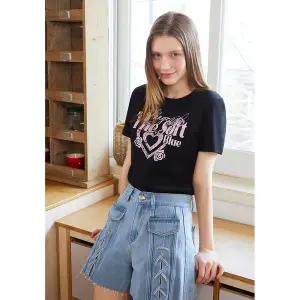 [에고이스트](대전신세계)[BLUE LABEL] 하트 모티브 프린팅 반팔 티셔츠 (ES2OTH09)