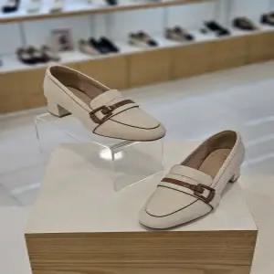 [미소페][미소페] by미소페 여성 버클 통굽 로퍼 (4cm) 112519003 (P003793148)