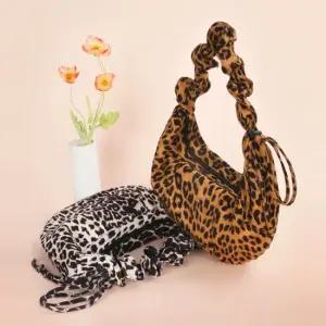 레오파드 호보백 캐주얼 감성 여자 숄더백 패션 가방 여성20대가방 여성쇼퍼백