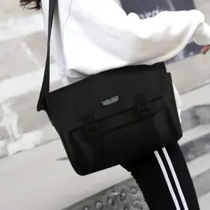 남여공용 데일리 캐쥬얼 베이직 크로스백 메신저백 학생크로스백 20대메신저백