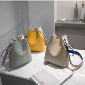 여자버킷백 내부파우치 대용량수납 여성버킷백 3컬러 여자크로스백 여성크로스백