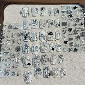 네일아트 시크 유니크한 무드의 메탈 엔틱 엠보스티커