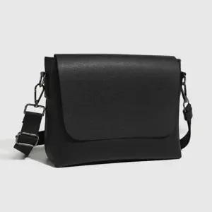 남자 스퀘어 크로스백 캐주얼 가방 데일리 회사원 옆으로매는가방 학생메신저백