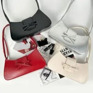 [패션] 리본 포인트장식 트렌디 여성숄더백 데일리 데이트룩