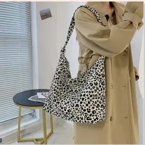 여성 소프트원단 레오파드 숄더백 데일리 쇼퍼백 가방 여자숄더백 여자가방숄더백