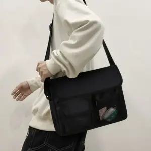 남녀공용 전면 투포켓 캐주얼 메신저백 크로스백 가방 학생메신저백 학생크로스백