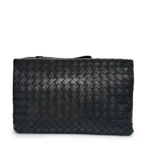 [중고명품] 블랙 인트레치아토 라지 클러치