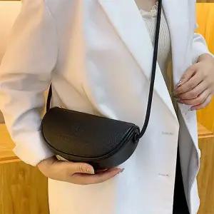 [하프클럽/]여성 소가죽 가방 크로스바디 만두가방 숄더 크로스백