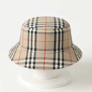 [버버리]생산 Vintage Check Cotton Blend Bucket Hat 8026927 빈티지 체크 코튼 블렌드 버킷 모자 81850