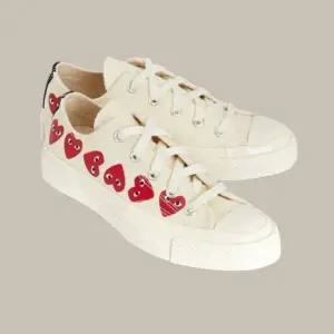 [꼼데가르송] 멀티하트 척테일 70 스니커즈 146967418