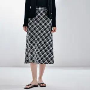 [스타필드 안성점 클라비스] 체크 스커트 CVWHF3702M