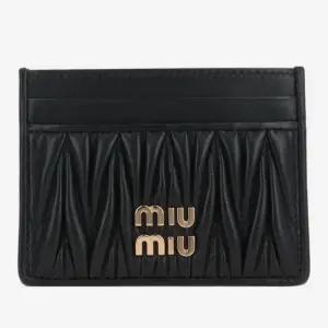 골드 메탈 로고 퀼팅 가죽 카드 지갑 5MC076 AFPPF0002