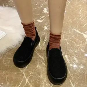 [다잇템] 여성 코지 퀼팅 클래식 털내장 FW 슬립온