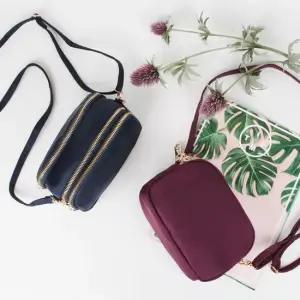 에스깔리에 여성 미니 크로스 옆으로매는 가방 회사 에스깔리에여성백 크로스