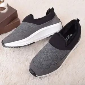 키높이 통굽 슬립온운동화 방한 털신 끈없는신발 단화 모카신 여성단화 방한화 털신