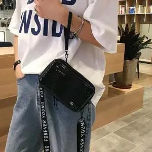 스퀘어 캐리어 숄더백 핸드스트랩 스몰 크로스 미니백