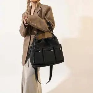 복조리 스트랩 전면 포켓 포인트 크로스 겸용 숄더백