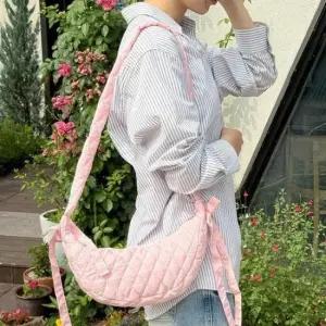 크로스가방 백팩 외출 비지니스 데이트 대학생가방