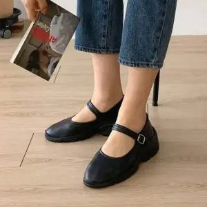 캐쥬얼 라운드 발편한 밴딩 스트랩 통굽 스니커즈 4fY