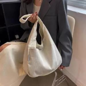 [패션] 여성가방 나들이 쇼퍼백 가죽백팩 여자백팩 코디 백팩