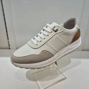 [엘칸토]엘칸토 HC11 소가죽 남성 스니커즈 Q3J3U5Y3939 (48731760)