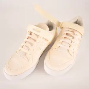 아디다스 오리지널  우먼스 포럼 84 로우 GX5074 운동화 신발