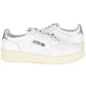 디몬트 23 F/W 오트리 남성 메달리스트 레더 로우탑(화이트/실버탭) AULM LL05