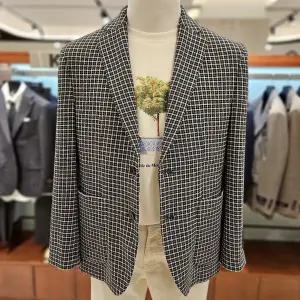 [킨록바이킨록앤더슨](신세계 사우스시티)이태리 원단 네이비 멀티패턴 조직감자켓(CHJ05C2M2)