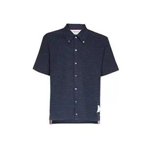 [톰브라운]톰브라운 스트라이프 반팔 셔츠 네이비 남성 MJS213A F0302 415