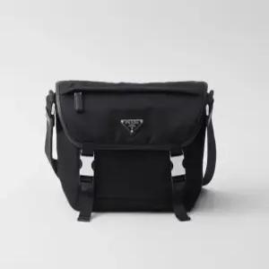 프라다 리나일론 가죽 삼각로고 메신저 숄더백 블랙 2VD066 2DMG