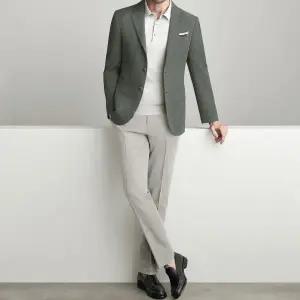 [롯데백화점]맨잇슈트 그린 울혼방 솔리드 포멀핏 블레이저 간절기 재킷 (306)