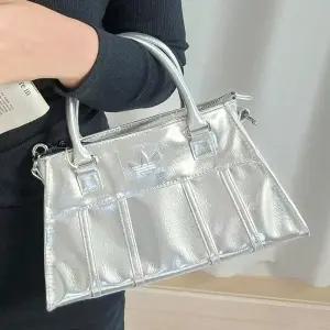 아디다스 핸들 실버 미니 숄더백 에어라이너 사첼백 호보백 토트백 쇼퍼백 JP0405