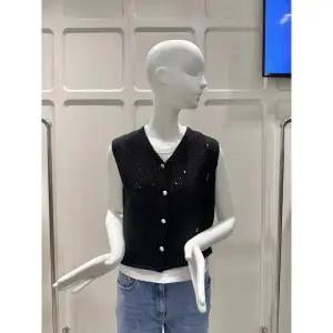 [ZOOC](천안아산점)(25년 여름) 크롭 오픈형 니트 베스트 Z252KSB003