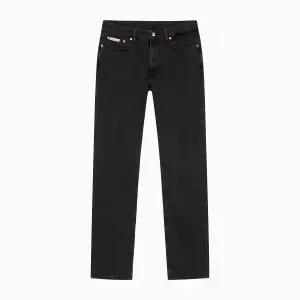 [CK] 남성 슬림핏 에센셜 블랙 데님 4RB738G 846