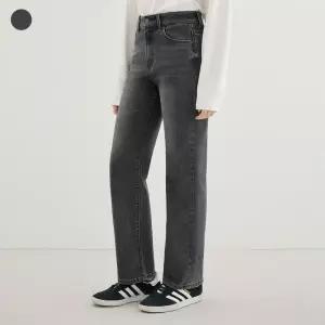 [롯데백화점]게스 여성 그레이 스트레이트 YP3D9140