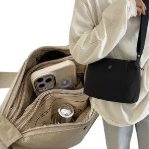 [이거찜] 매일 들고 싶어지는 감성 멀티 포켓 크로스백 가방 패턴 슬림 손가방