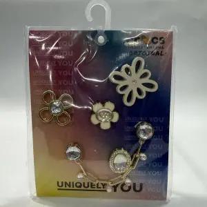 [크록스][] 100015042 골드 꽃 5세트 지비츠 (S45040358)